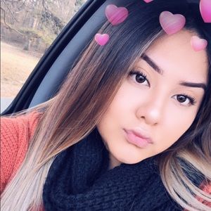 Meet your Posher, Dayana